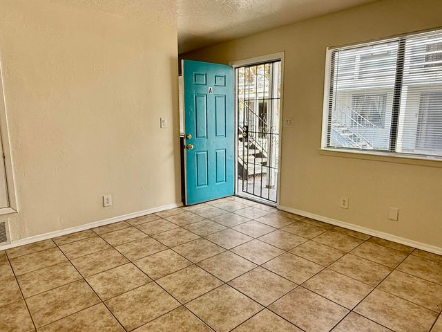 301 Grove Street NE, Albuquerque, NM 87108