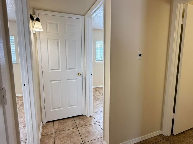 301 Grove Street NE, Albuquerque, NM 87108