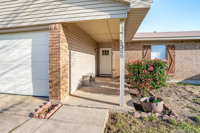 5300 Ragan Drive, The Colony, TX 75056