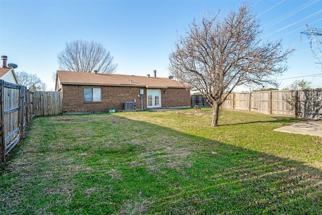 5300 Ragan Drive, The Colony, TX 75056