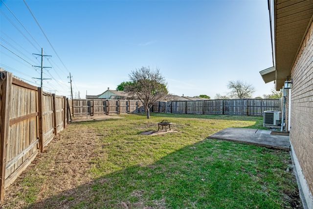5300 Ragan Drive, The Colony, TX 75056