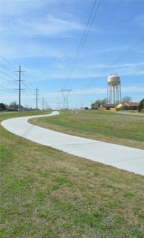 5300 Ragan Drive, The Colony, TX 75056