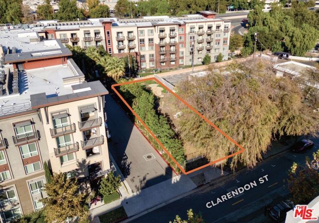22045 Clarendon Street, Woodland Hills (los Angeles), CA 91367