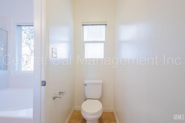 2316 Macau Street, Bakersfield, CA 93313