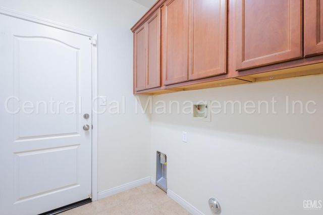 2316 Macau Street, Bakersfield, CA 93313