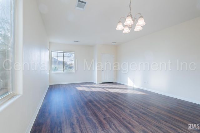 2316 Macau Street, Bakersfield, CA 93313