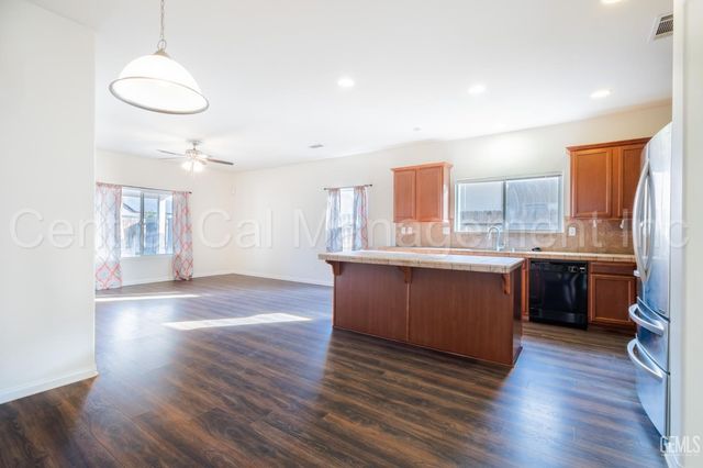 2316 Macau Street, Bakersfield, CA 93313