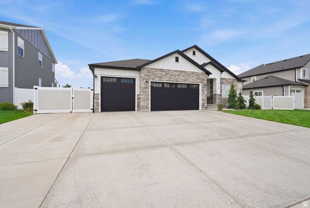 9132 S RIDGE PEAK DR, West Jordan, UT 84081