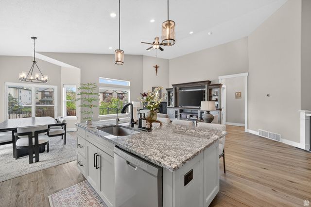 9132 S RIDGE PEAK DR, West Jordan, UT 84081