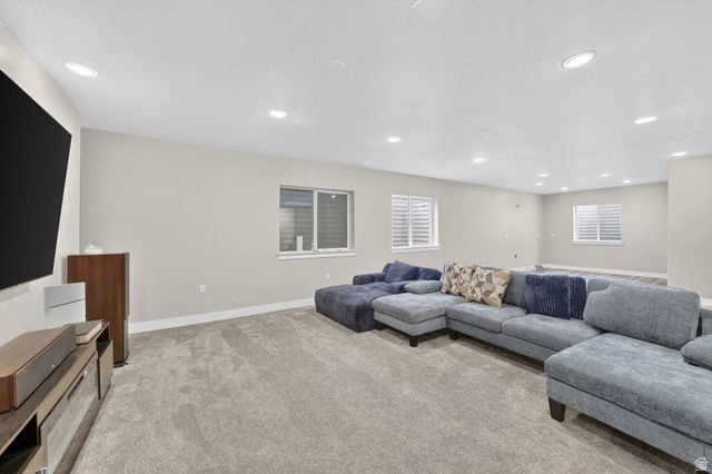 9132 S RIDGE PEAK DR, West Jordan, UT 84081