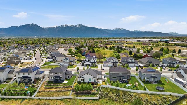 9132 S RIDGE PEAK DR, West Jordan, UT 84081