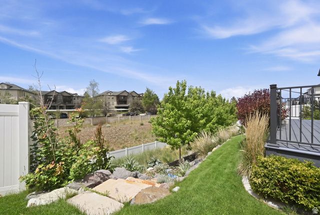 9132 S RIDGE PEAK DR, West Jordan, UT 84081