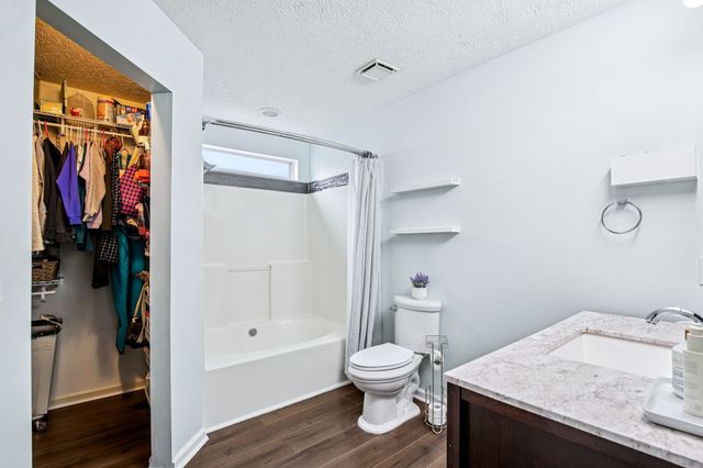 5611 Royal Ct, Hermitage, TN 37076