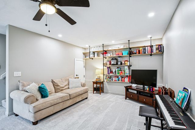 5611 Royal Ct, Hermitage, TN 37076