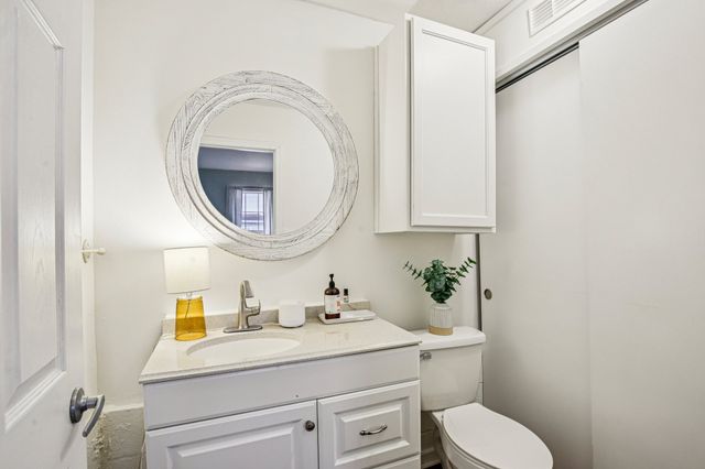 5611 Royal Ct, Hermitage, TN 37076