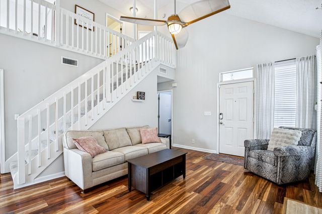 5611 Royal Ct, Hermitage, TN 37076