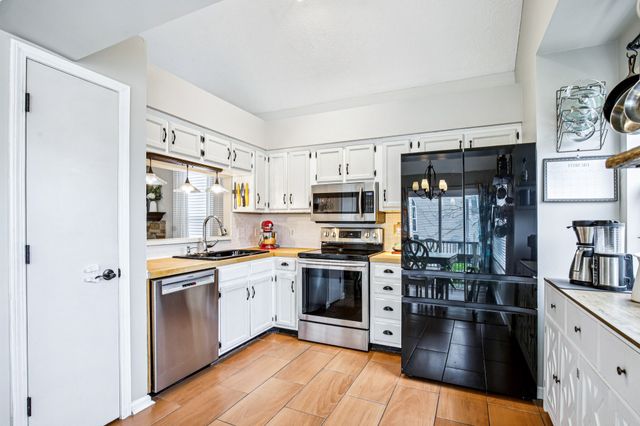 5611 Royal Ct, Hermitage, TN 37076