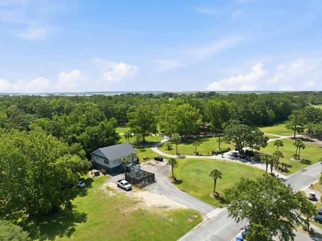 1601 Hopeman Lane, Mount Pleasant, SC 29466