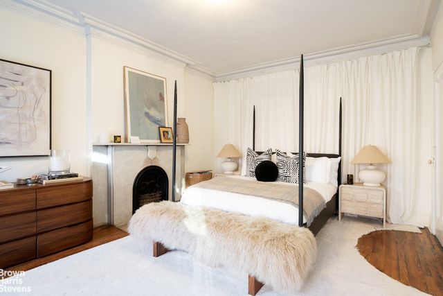 258 W 12TH Street, New York City, NY 10014