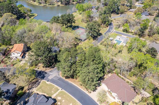 4002 Pinecreek Dr, Tyler, TX 75707