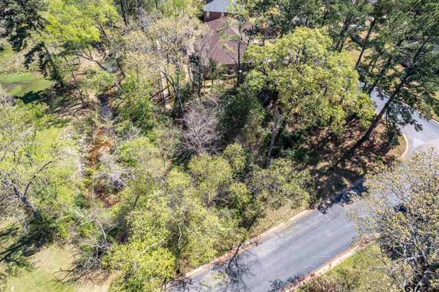4002 Pinecreek Dr, Tyler, TX 75707