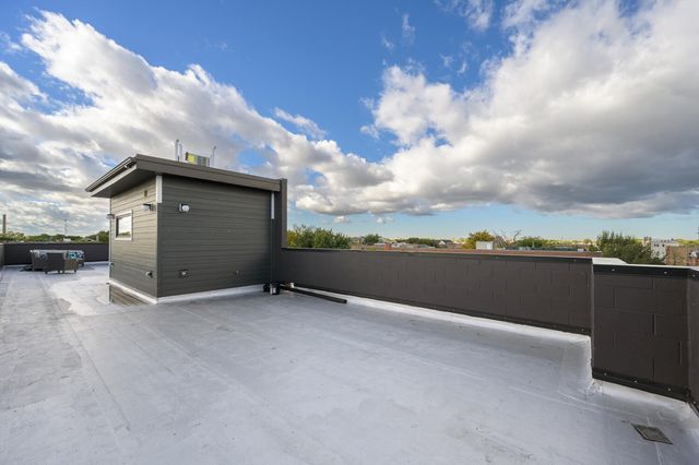 2651 W Augusta Boulevard 3, Chicago, IL 60622