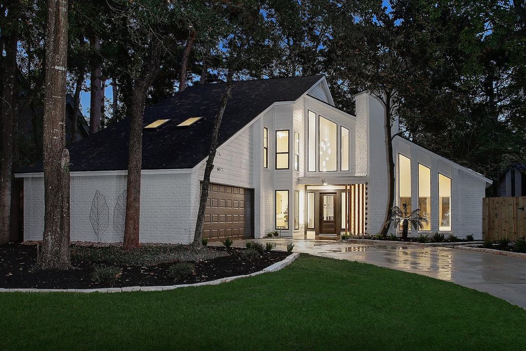 16 Crinkleroot Court, The Woodlands, TX 77380
