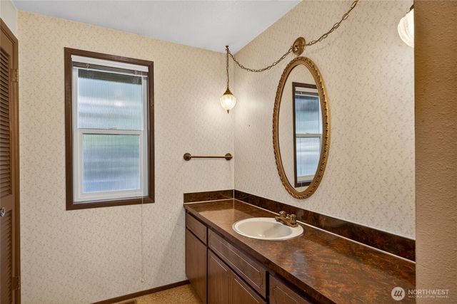 17282 Meadow Lane, Mount Vernon, WA 98274