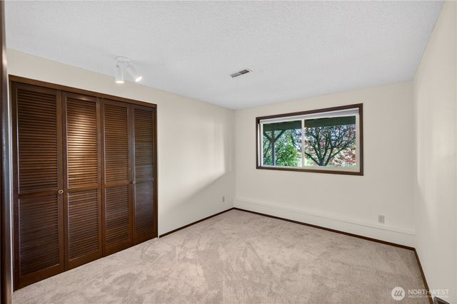 17282 Meadow Lane, Mount Vernon, WA 98274