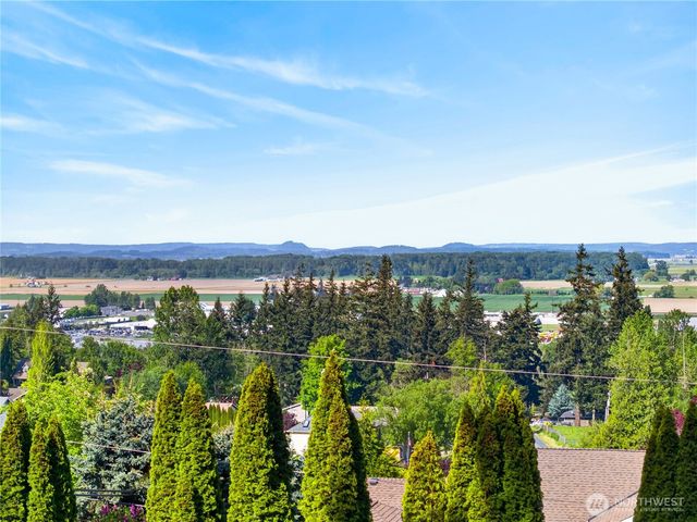 17282 Meadow Lane, Mount Vernon, WA 98274