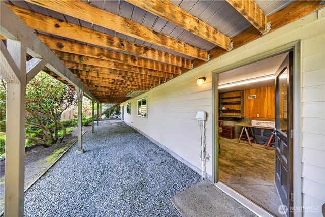17282 Meadow Lane, Mount Vernon, WA 98274