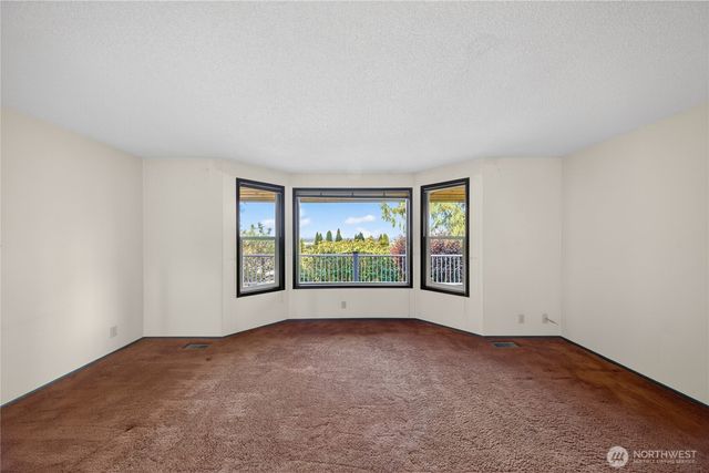 17282 Meadow Lane, Mount Vernon, WA 98274