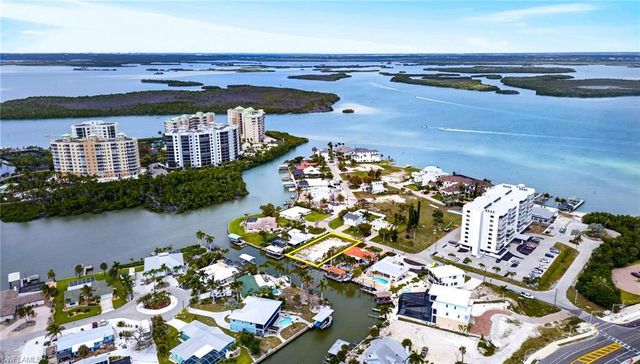 151 Estrellita DR, Fort Myers Beach, FL 33931