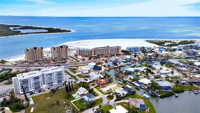 151 Estrellita DR, Fort Myers Beach, FL 33931