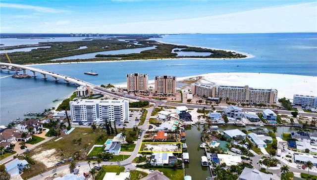 151 Estrellita DR, Fort Myers Beach, FL 33931