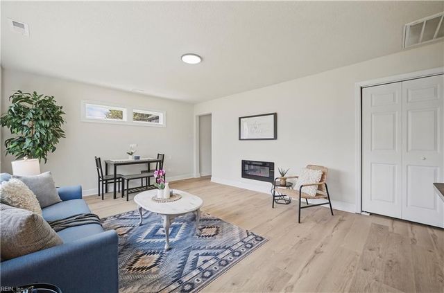 220 Castlewood RD, Portsmouth, VA 23702