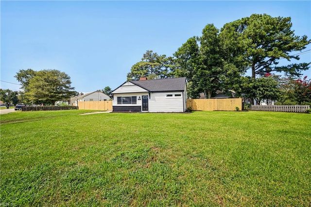 220 Castlewood RD, Portsmouth, VA 23702
