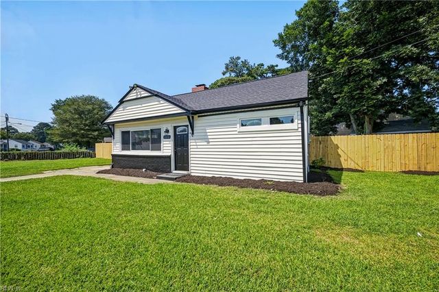 220 Castlewood RD, Portsmouth, VA 23702
