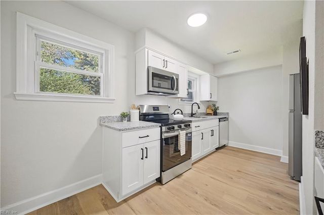 220 Castlewood RD, Portsmouth, VA 23702