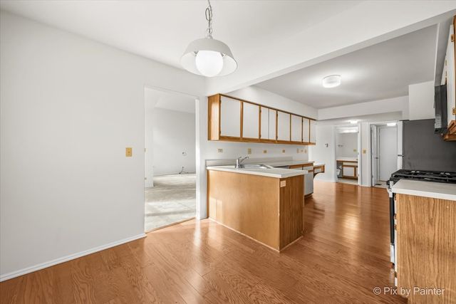 528 Penny Lane, Crystal Lake, IL 60014