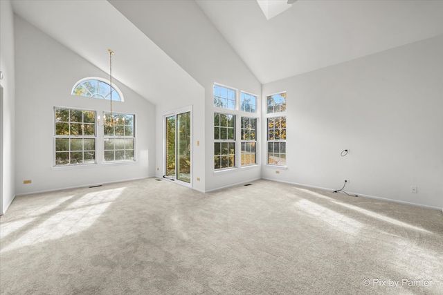 528 Penny Lane, Crystal Lake, IL 60014