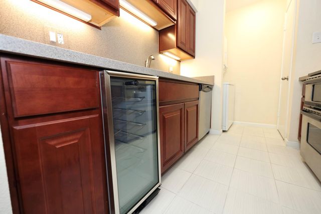 1601 S Shepherd Drive 269, Houston, TX 77019