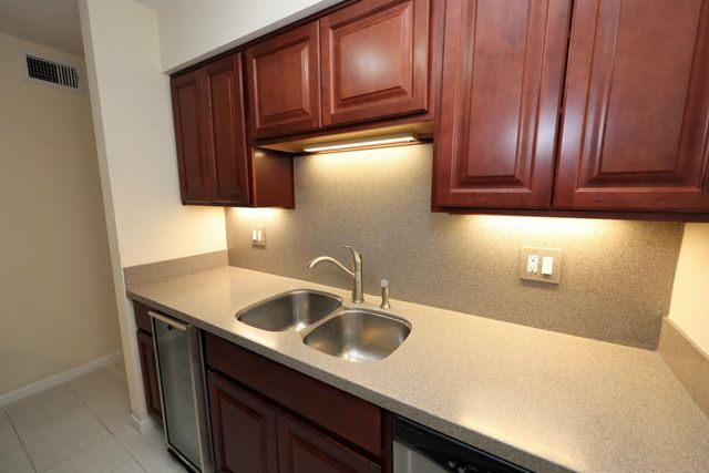 1601 S Shepherd Drive 269, Houston, TX 77019