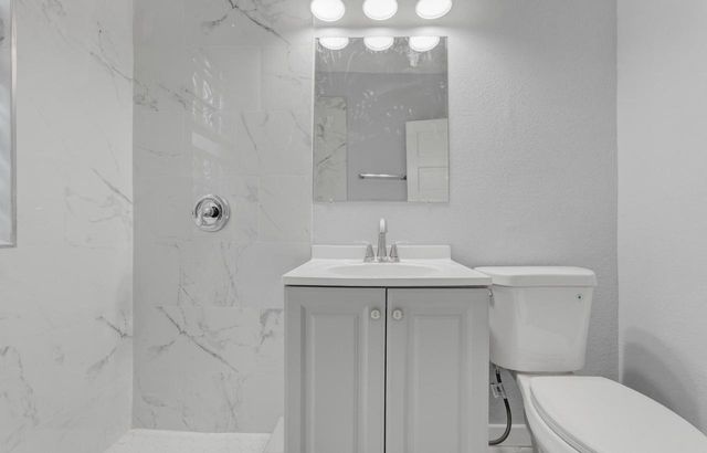 2827 W Grant STREET, Milwaukee, WI 53215