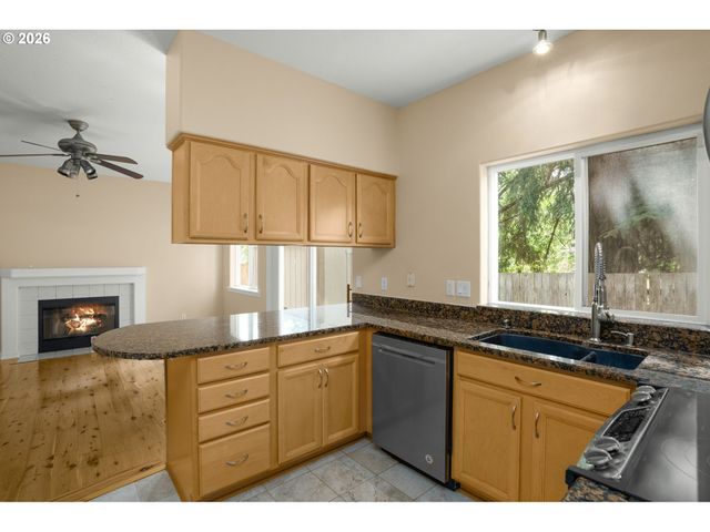 19760 Sw RED OAK Ln, Beaverton, OR 97078