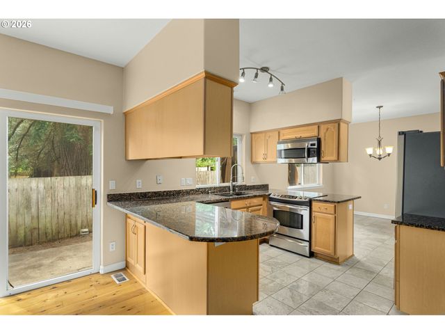 19760 Sw RED OAK Ln, Beaverton, OR 97078