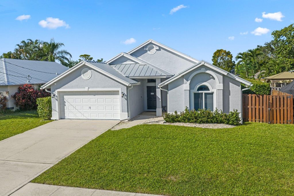 6057 Lauderdale Street, Jupiter, FL 33458