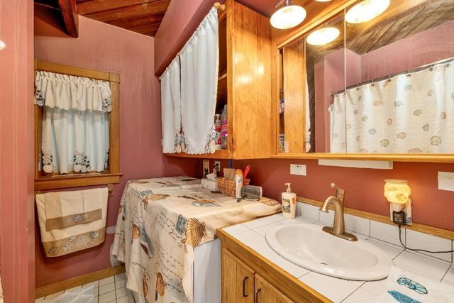 11 Bonney Shores Road, Meredith, NH 03253