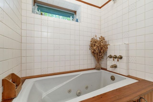 11 Bonney Shores Road, Meredith, NH 03253