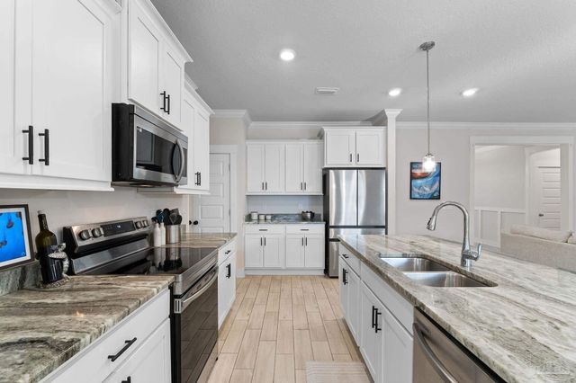 1929 Refuge Cir, Gulf Breeze, FL 32563